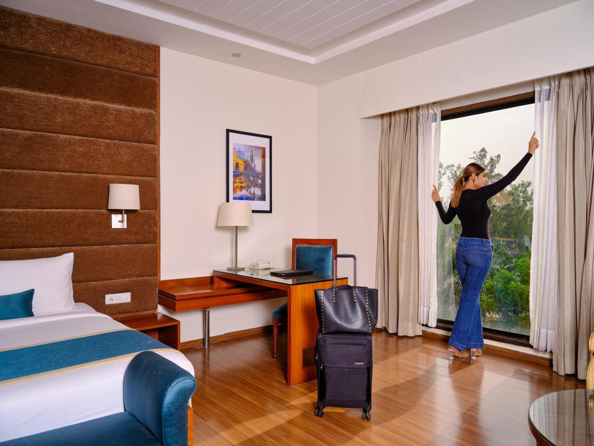Best Western Country Woods Ambāla Dış mekan fotoğraf