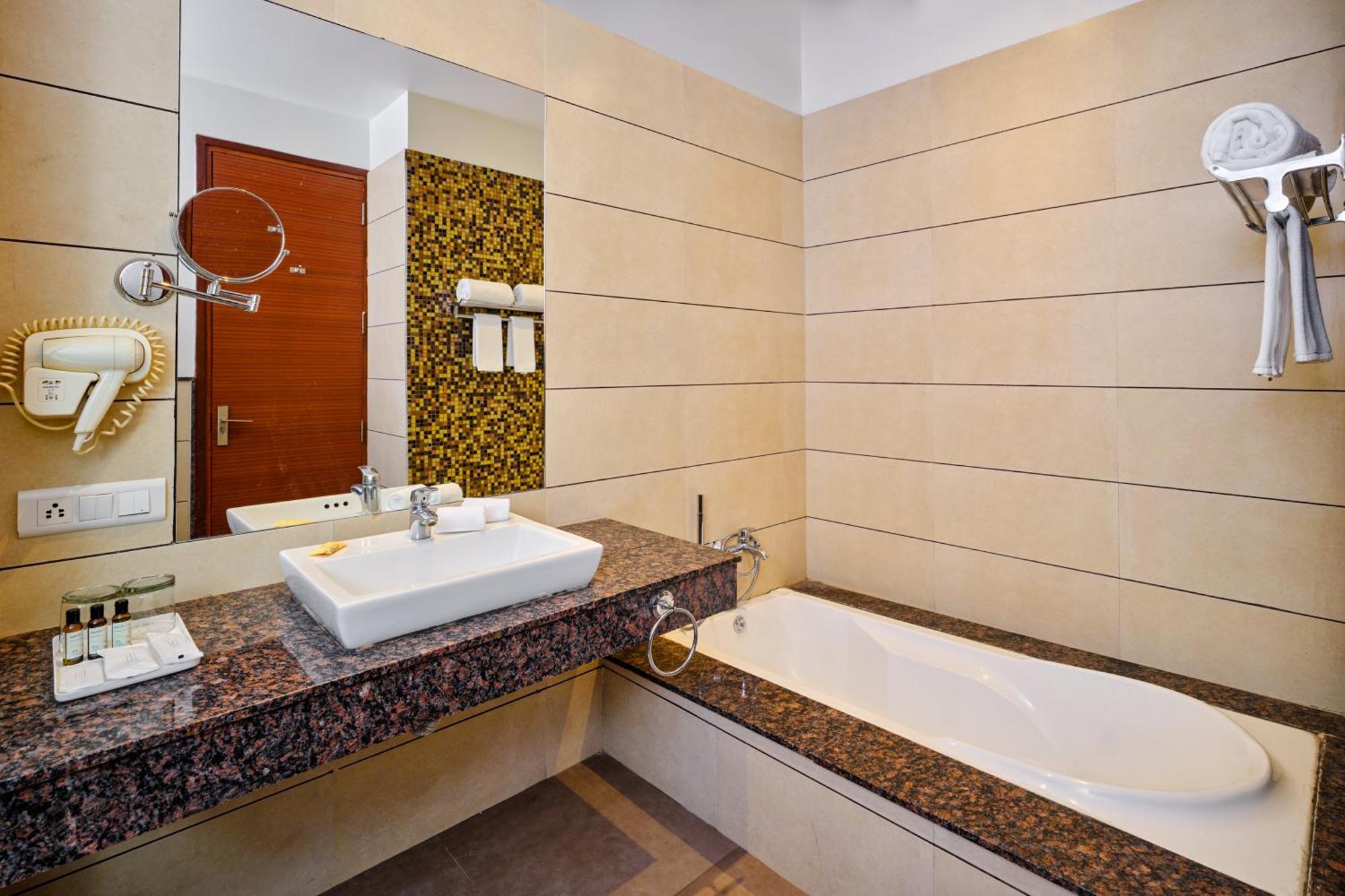 Best Western Country Woods Ambāla Dış mekan fotoğraf